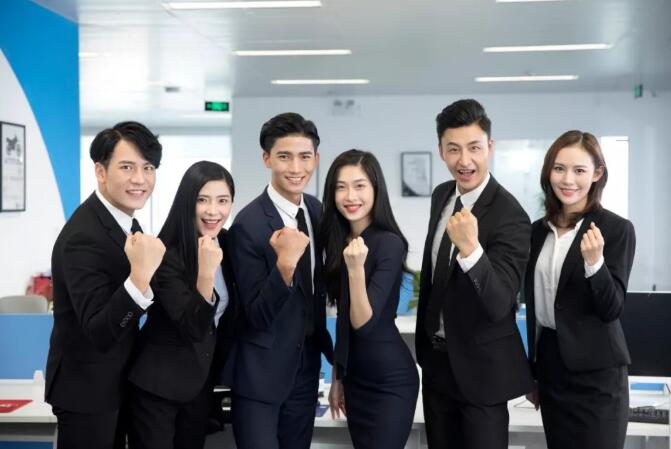 西服定制中，如何選擇到適合自己心儀的西服